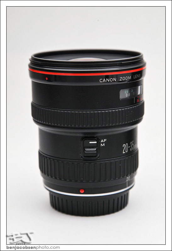 IMAGE: http://gear.benjacobsenphoto.com/wp-content/gallery/canon-20-35/img_2456.jpg