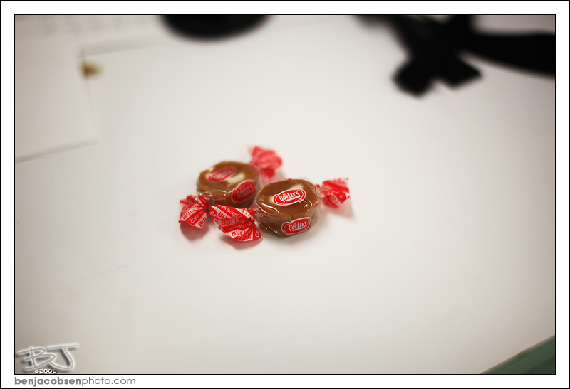 IMAGE: http://gear.benjacobsenphoto.com/wp-content/gallery/sigma-50mm-1-4/img_0209.jpg